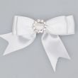 Bow ribbon with a clasp / White