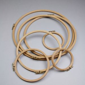 Wooden embroidery hoops / 4 sizes