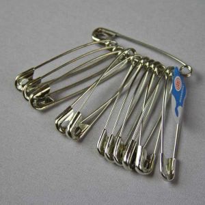 Safety Pins / Different sizes