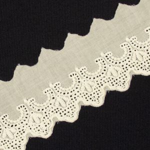 Broderie anglaise / Ivory