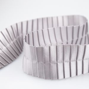 Pleated ribbon 38 mm / Lt grey