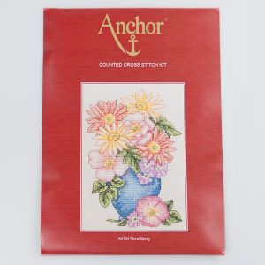 Embroidery Kit / Floral Spary