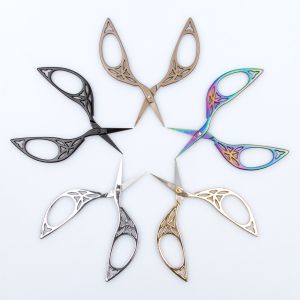 Embroidery scissors / Different shades
