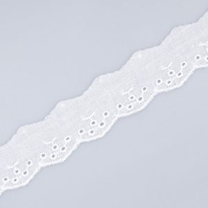 Broderie anglaise / White
