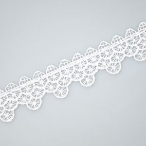 Guipure lace / White