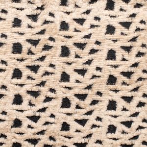 Striking knit fabric / Design 1