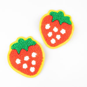 Sew-on motif 84 x 75 mm / Strawberry