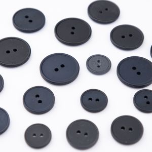 Simple button / Different sizes / Black