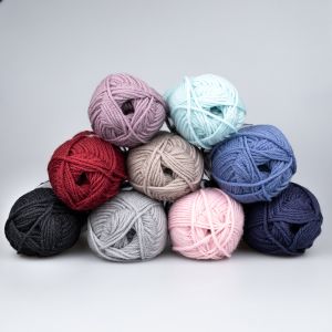 Yarn Cygnet Pure Wool Superwash DK 50 g / Different shades