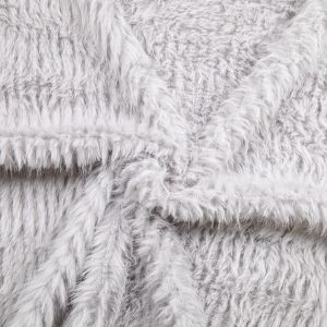 Low-pile fur / Grey