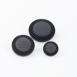 Festive shank button / Different sizes / Black