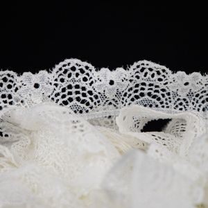 Stretch lace 28 mm / 030 White