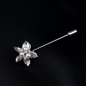 Brooch pin / Flower with pearls / Silver