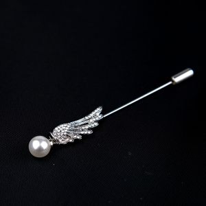 Brooch pin / Wing with pearl / Silver
