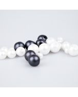 Pearl button / Different sizes / Different shades