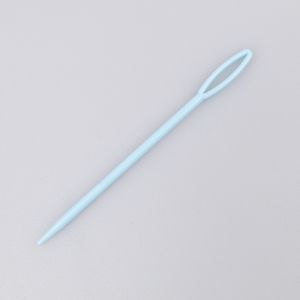 Plastic darning needle 90 mm
