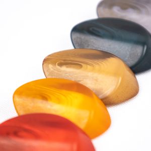 Button / Different shades