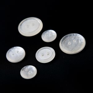 Shirt button / Different sizes / White shiny