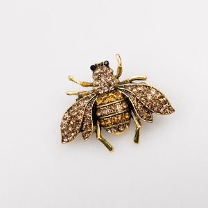 Brooch / bug, light brown