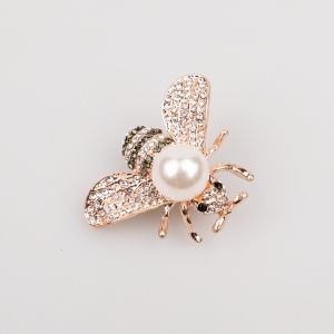 Brooch / bee with big pearl