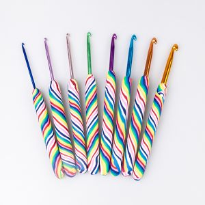 Crochet hook Rainbow / Different sizes