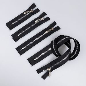 Metallic Zipper M3 close-ended with decorativ stone / Different lengths