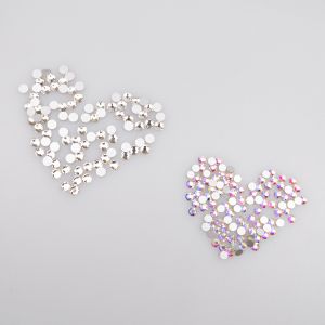 Adhesive crystal rhinestones, no hotfix / Various sizes / Different colours