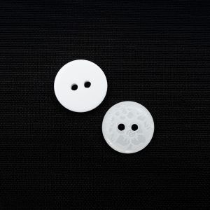 Simple button with floral pattern 15 mm / 1 White