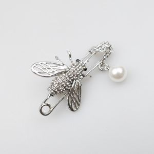 Brooch / Safety pin with bee / silver