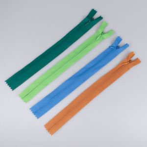 Alt kinnine peitlukk 22 cm / 55 tooni