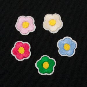 Triigitav motiiv / Lill / 5 tooni