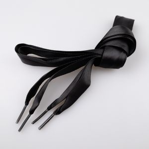 Satiinist kingapaelad 20 mm, 130 cm / must 332