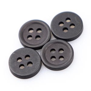 Plastikust nööp / 11 mm / must