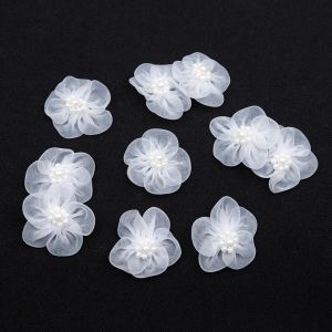 Õmmeldav motiiv 30 mm / Lill pärliga