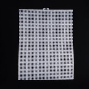 Plastikust kanvas 1,5 mm, 26x34 cm / valge