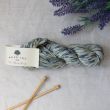 Meriinovillane lõng Walnut Tree Yarn Pure Merino Prints 4 ply 50 g / Blue Yellow
