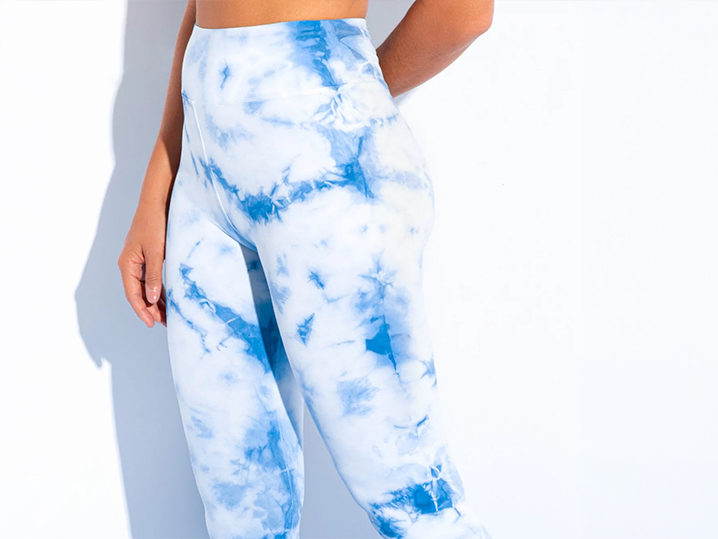 Sinise tie-dye mustriga püksid