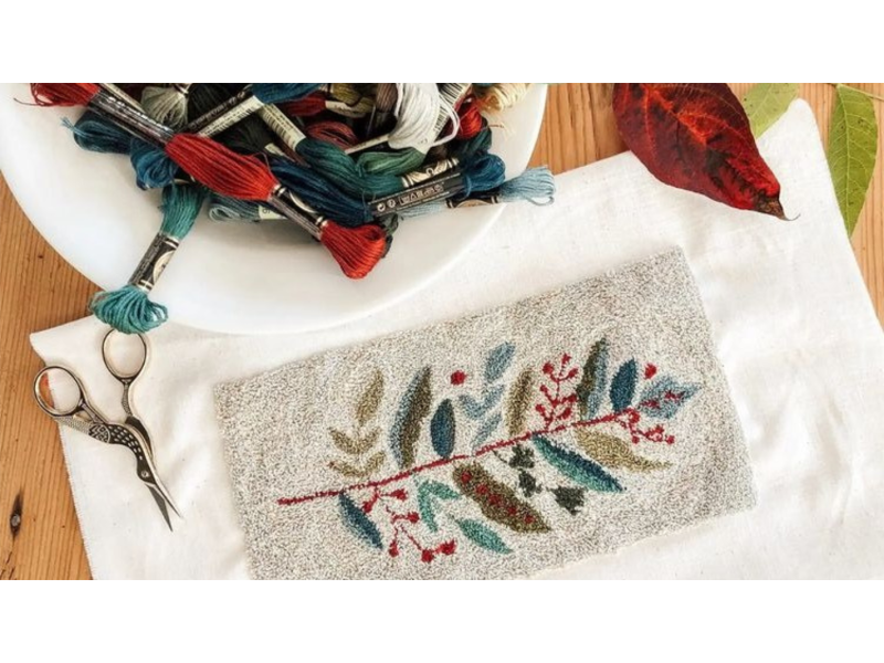 Вышивание в ковровой технике – вид рукоделия, обладающий успокаивающим, медитативным и терапевтическим эффектом.