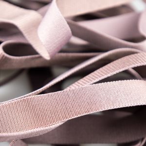 Прорезиненная бретелька бюстгальтерас Тугая 15 мм / Cветло-коричневый