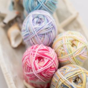 Пряжа Emu Treasure Little Isle DK 50 г / Разные тона