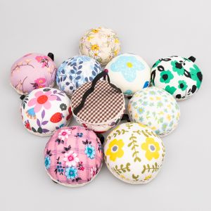 Подушка для иголок с креплением на запястье / MIX цвета