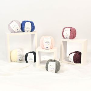 Пряжа Abakhan Merino Charm DK 50 г / Разные цвета